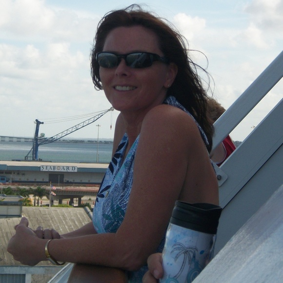 Meet your Posher, Cathy - Picture 2 of 4